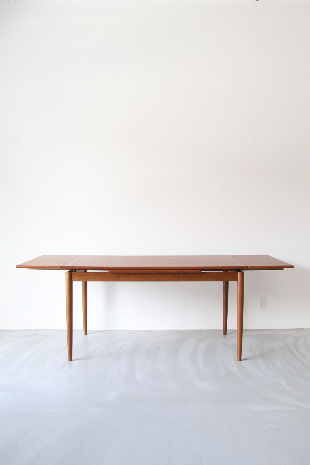 EXT DINING TABLE